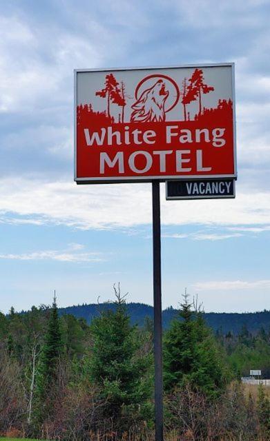 White Fang Motel Wawa Buitenkant foto